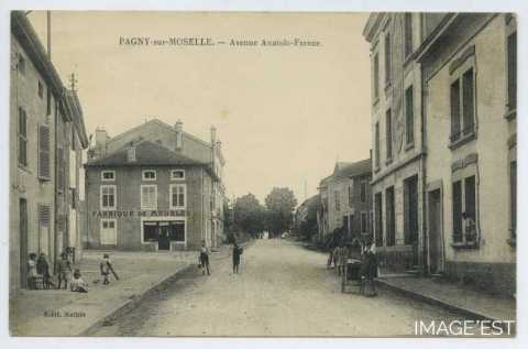 Fabrique de meubles (Pagny-sur-Moselle)